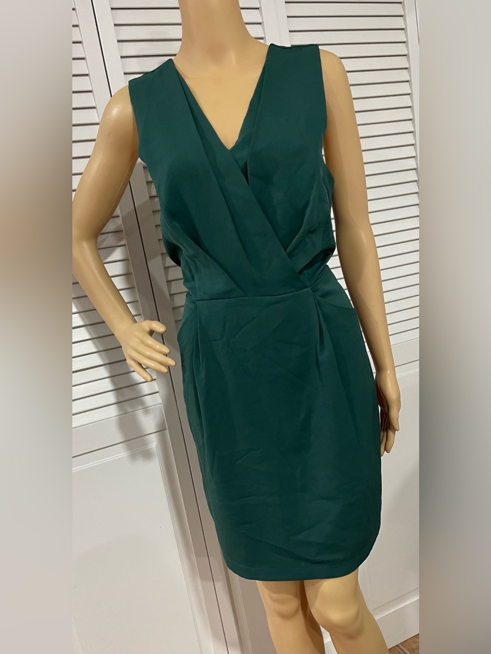 Adelyn Rae One-Shoulder Emerald Green Sheath Dress